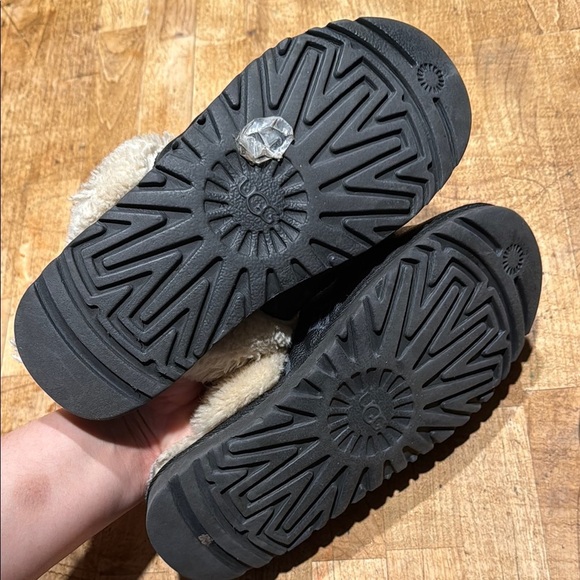 UGG x Louis Vuitton slippers - Picture 3 of 9